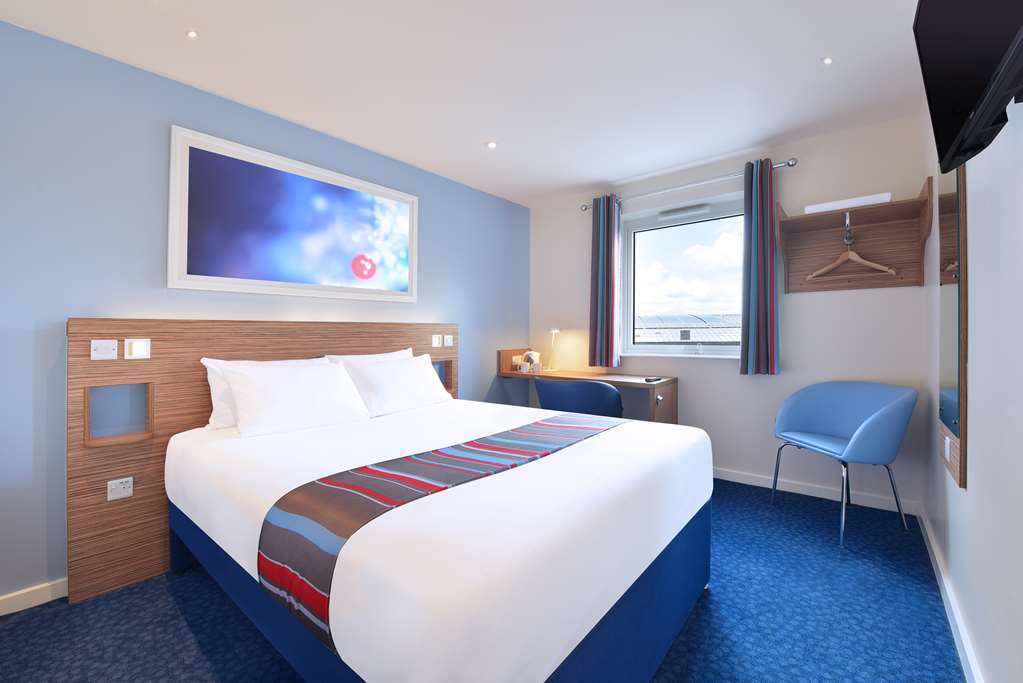 غارفورث Travelodge Leeds Colton الغرفة الصورة